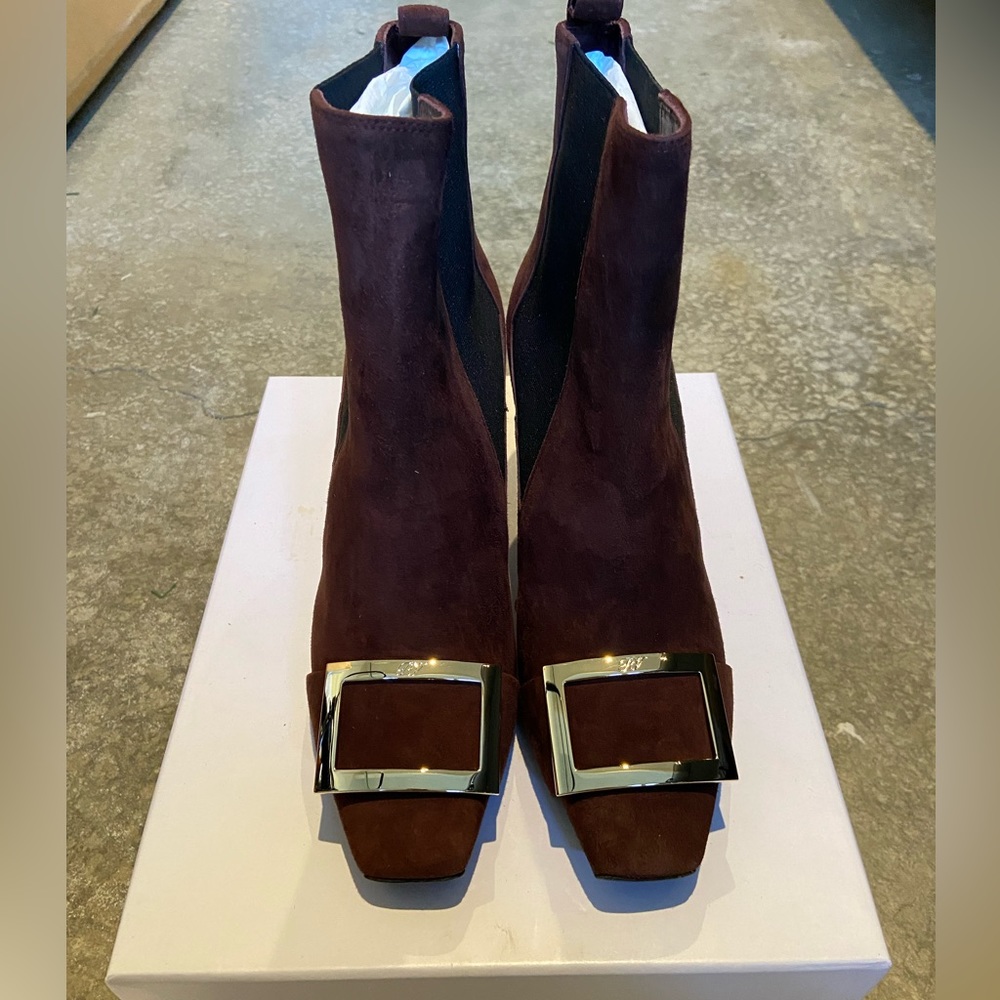 Roger vivier suede ankle boots